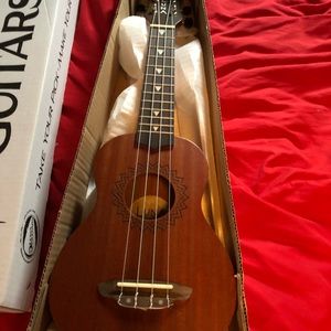 Luna Guitars Soprano Ukelele